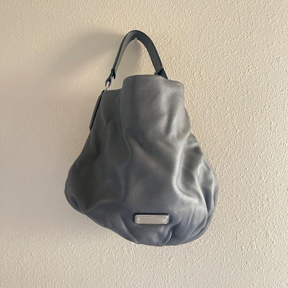 Marc by Marc Jacobs Q Hillier Pebbled Hobo Shoulder bag in gray - Picture 8 of 13
